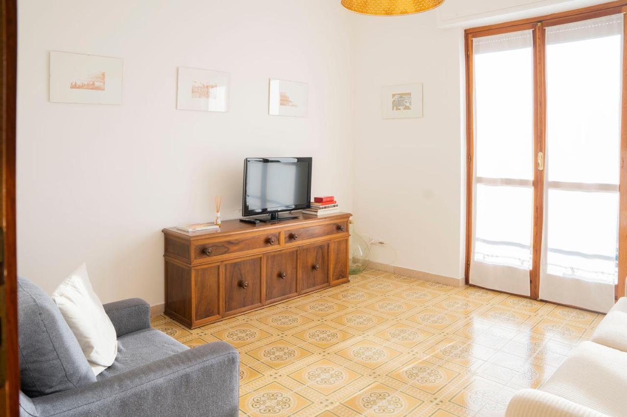 Casa Panorama: Seaview Retreat near Chiavari Center with Free Parking Apartment Exterior photo