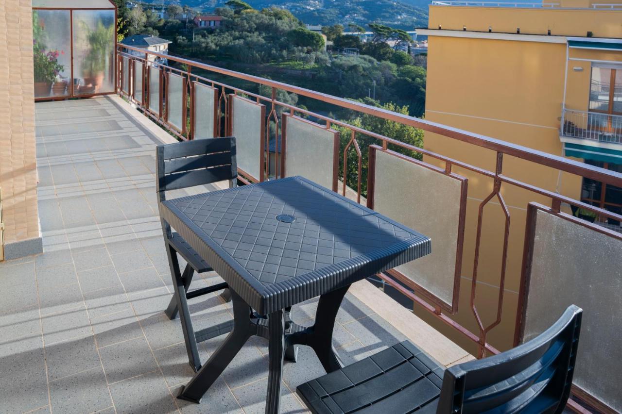 Casa Panorama: Seaview Retreat near Chiavari Center with Free Parking Apartment Exterior photo