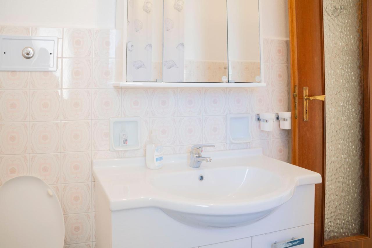 Casa Panorama: Seaview Retreat near Chiavari Center with Free Parking Apartment Exterior photo
