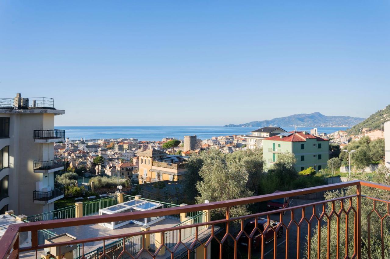 Casa Panorama: Seaview Retreat near Chiavari Center with Free Parking Apartment Exterior photo
