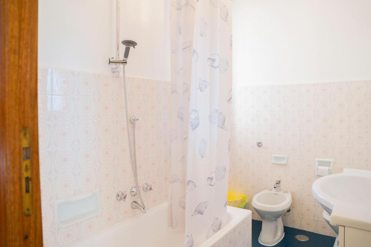 Casa Panorama: Seaview Retreat near Chiavari Center with Free Parking Apartment Exterior photo