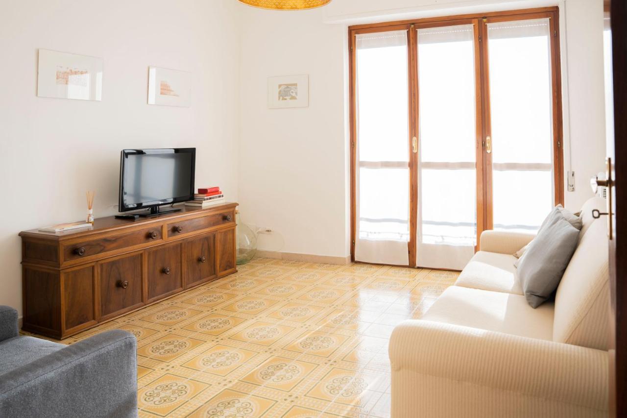 Casa Panorama: Seaview Retreat near Chiavari Center with Free Parking Apartment Exterior photo